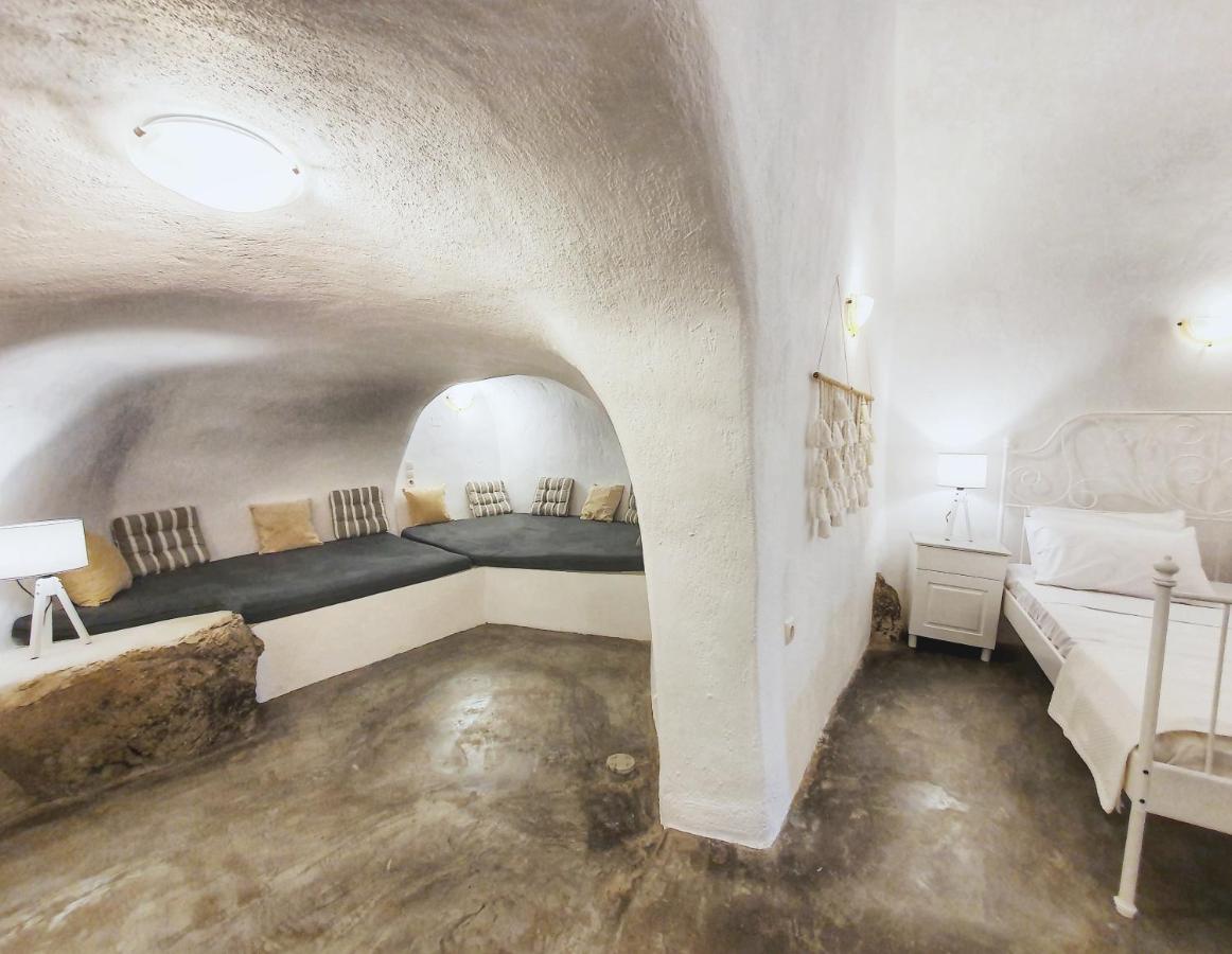Navita Cave Houses Fira  Dış mekan fotoğraf